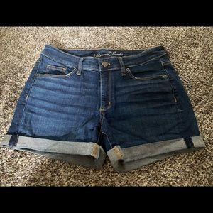 COPY - Universal Thread Women’s Jean Shorts Size 8